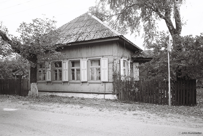 Traditional-Wooden-Window-Frame-Decorations-Chervjen'-Ihumjen-2015-2015355-34