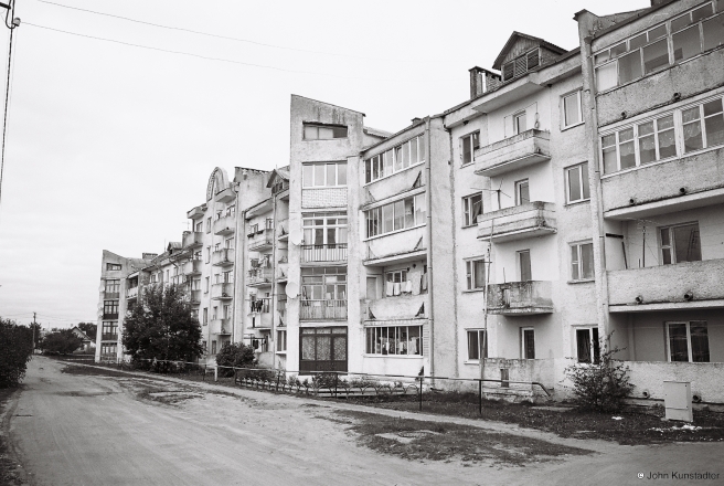 23a.Apartment-Block-in-Late-Soviet-Brutalist-Style-Chervjen-Ihumjen-2015-2015356-07