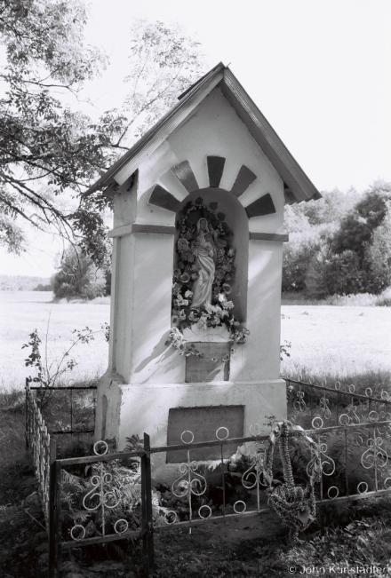 27b.Roadside-Shrine-1826-Former-Gjunter-Estate-Dabrauljany-Smarhon-Dist.-2018-2018219_36A