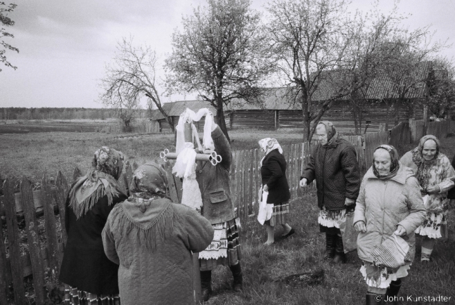 2a.Easter Morning Dressing of Crosses, Daniljevichy 20162016136b- (F1080034