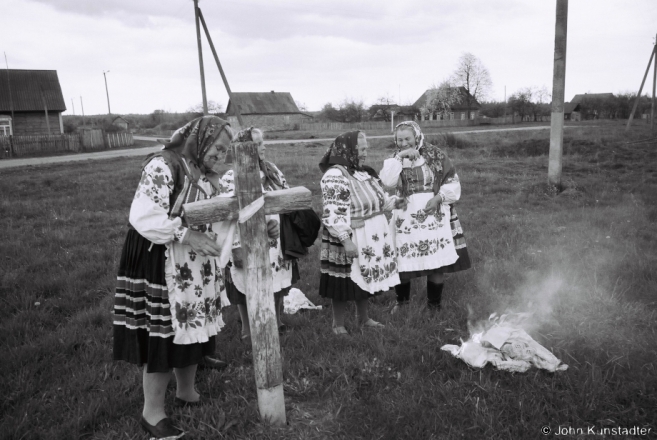 2a.Burning Last Year's Clothes from the Second Roadside Cross, Holy Saturday, Daniljevichy 2016, 2016133- (F1030035