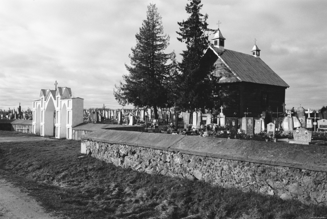 2a.Churches-of-Belarus-CCCXLV-R.C.-Cemetery-Chapel-Lipnishki-2020-2020022-18