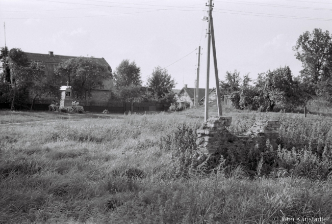 2a.Churches-of-Belarus-DXXXIII-Roadside-Shrine-Vjalikaja-Servach-2018-2018211_22
