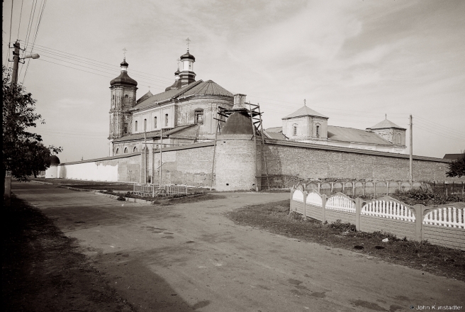 2a.Exterior-View-of-Former-Jesuit-Monastery-Now-Orthodox-Mens-and-Womens-Monastery-of-the-Birth-of-the-Holy-Mother-of-God-Juravichy-2015-2015361-5A