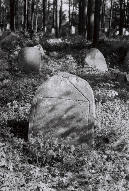 2a.Older-Grave-Tatar-Cemetery-Uzda-2018-2018177_03A