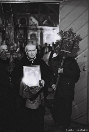 2b.Assembling for Procession, All-Night Easter Vigil, Azdamichy 2018, 2018049_13A