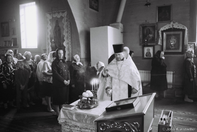2b.Blessing the Host, Jablychny Spas, Azdamichy 2016, 2016270- (F1090003