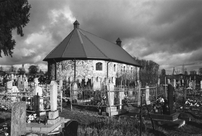 2b.Churches-of-Belarus-CCCXLIII-R.C.-Cemetery-Chapel-of-St.-Barbara-Iuje-2020-2020022-07