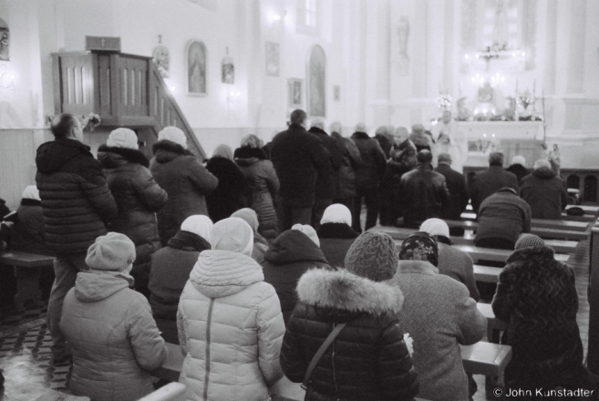 2b.Distribution of Communion, Feast of the Immaculate Conception, R.C. Church of the Immaculate Conception, Kas'tsjanjevichy 2016, 2016357-22A
