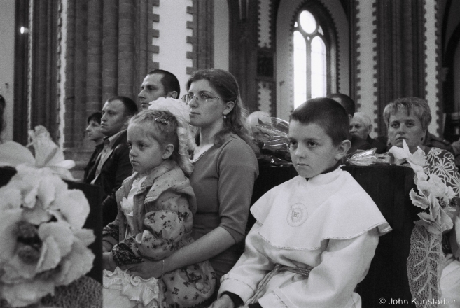 2b.Awaiting the Ceremony of First Communion, Church of the Holy Trinity, Shylavichy 2015, F1000012(2015157-