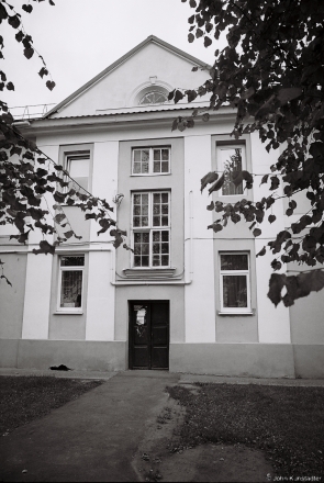 2b.Polish Functionalism, Front, Former Regimental Communications Building, Now Apartments, Chkalava 9, Maladzjechna 2015, 2015353-11A (000013