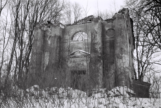 Photo Expedition to Chervjen' District, Churches of Belarus LXXXVIII, Ruins of R.C. Church of St. Anthony of Padua, Ravanichy 2015, F1090016(2015015-