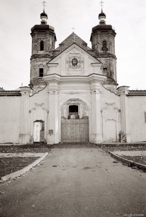 2c.Exterior-View-of-Gate-Former-Jesuit-Monastery-Now-Orthodox-Mens-and-Womens-Monastery-of-the-Birth-of-the-Holy-Mother-of-God-Juravichy-2015-2015361-8A