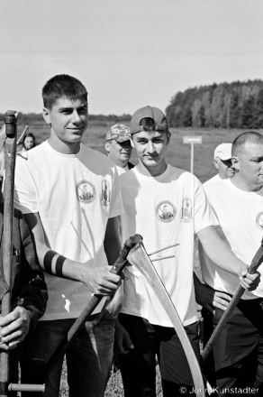 2c.Scything Team from Kakorytsa, Vysokaje 2016, 2016261-10A (00140010