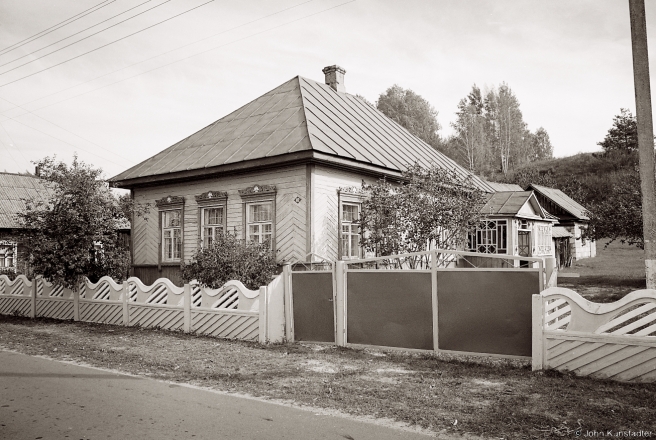 2c.Traditional-Square-House-pre-War-with-Decorative-Window-Frames-Juravichy-2015-2015360-34A2