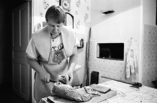 3.Polesian Kitchen in Winter, Slicing up the Duck, Tsjerablichy 2016, 2016341- (65630007