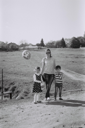3.Portraits of Polesia, Spadarynja Inna with Her Children, Machul' 2016, 2016162b- (F1190013