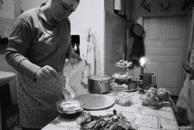 3.Preparation of Orthodox Christmas Eve Meal (kuts'tsja), Tsjerablichy 2017, 2017005-03