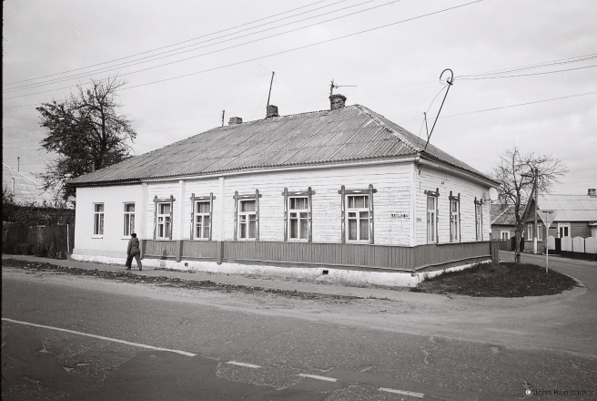 End-19th-century-wooden-house-chervjen-Ihumjen-2015357a-4A