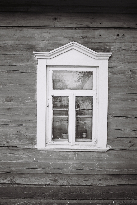 32b.Traditional-Wooden-Window-Frame-lishtva-Chervjen-Ihumjen-2015-2015356-11