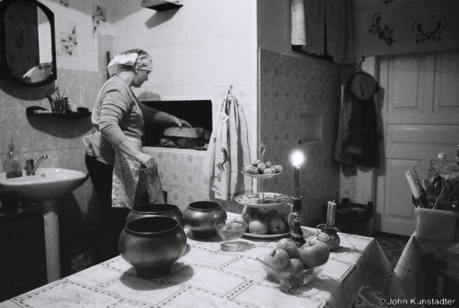 3a.Stacking 12 Pieces of Firewood in the Stove, Kuts'tsja, Tsjerablichy 2017, 2017004- (F1100005