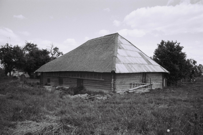 3a.Traditional-Northwestern-Belarusian-Granary-Pjeljasa-2014-2014246-04