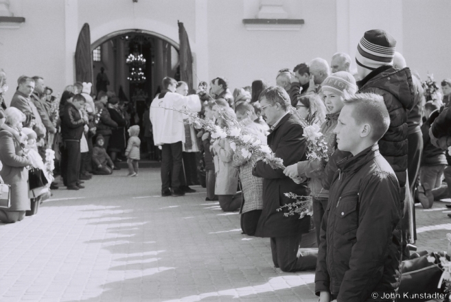 3b.Communion, First Mass, Palm Sunday, Iuje 2017, 2017048- (F1100017