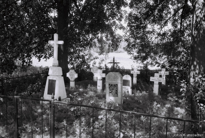 3b.Cemetery-with-Graves-from-1863-1920-1944-Buraki-Pastavy-District-2018-2018141a_04A