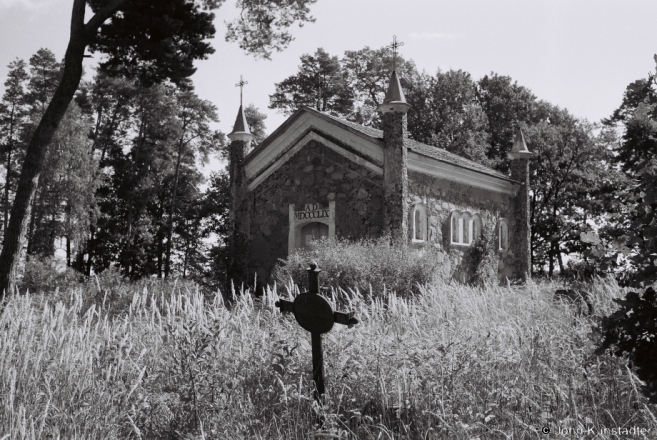 3b.Churches-of-Belarus-CCCL-R.C.-Cemetery-Chapel-Kosava-2012-2012255b-17A
