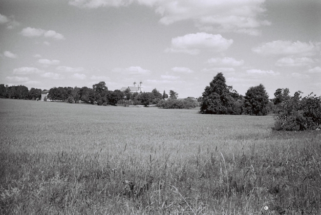 3b.Churches-of-Belarus-CDLXXXV-View-toward-the-R.C.-Church-of-St.-George-Varnjany-2016-2016234c-27A