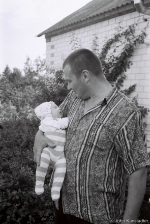 3b.Mikhail with Daughter Dar'ja, Tsjerablichy 2016, 2016268b- (F1130033