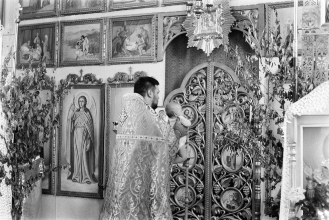 3b.Presentation-of-Nadzjas-New-Born-Son-Ivan-Trinity-Monday-Service-Tsjerablichy-2019-2019090-11