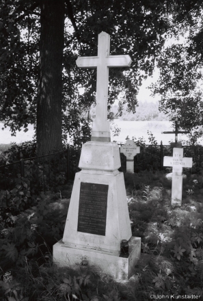 3c.Cemetery-with-Graves-from-1863-1920-1944-Buraki-Pastavy-District-2018-2018141a_02A