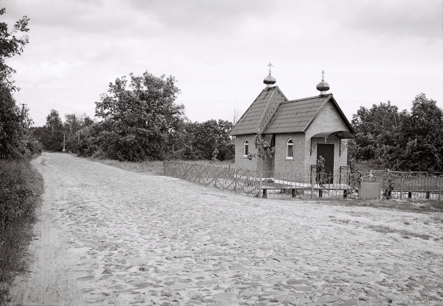 3c.Churches-of-Belarus-CCCXCIX-Replacement-Chapel-and-Old-Cobblestone-Road-Sitsitsk-2017-2017152-25A