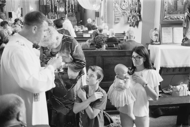 3c.Distribution-of-Holy-Communion-Patronal-Feast-of-the-Assumption-R.C.-Church-of-the-Assumption-of-the-BVM-Krasnaje-2019-2019159-12