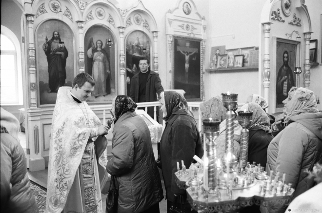 3c.Kissing the Cross, Patronal Feast of the Intercession, Pachapava 2017, 2017249- (000462010021
