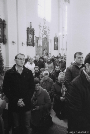 3d.Communion, Easter Morning Mass, Iuje 2016, 2016109- (F1100006