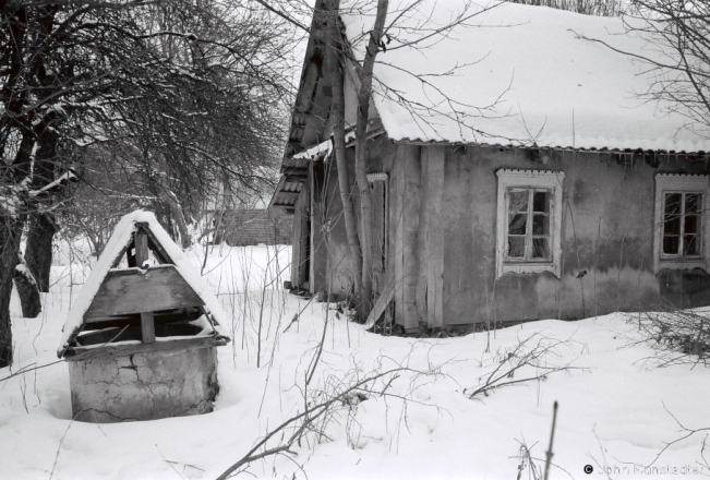 3g.Wooden House Decorations on Abandoned House, Slabada (Valozhyn District)  2019, 2019016a_05A