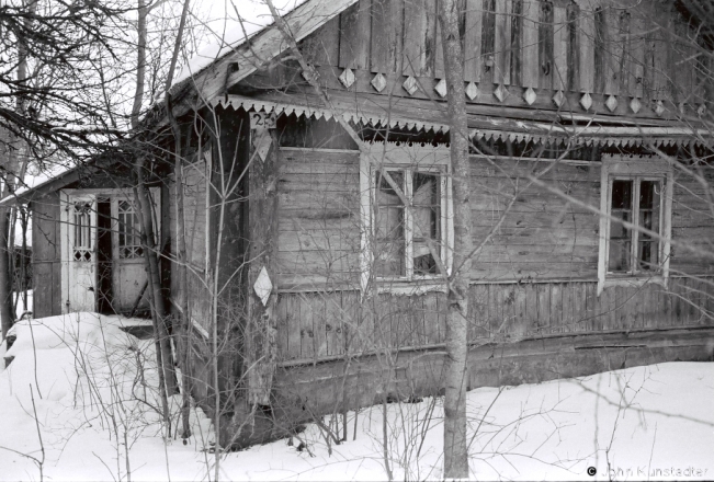 3i.Wooden House Decorations on Abandoned House, Slabada (Valozhyn District)  2019, 2019015b_29