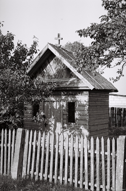 4.Churches-of-Belarus-DXXXV-Roadside-Chapel-Late-19th-Early-20th-Cent.-Ljavonavichy-2018-2018212a-16A