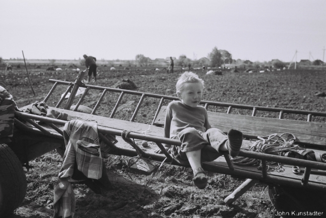 Planting Potatoes, Tsjerablichy 2014, 2014131-27A.jpg