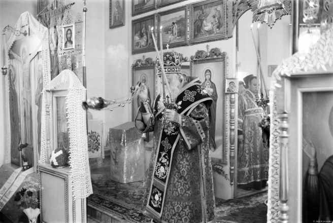 4a.Archbishop-Stefan-Leading-the-Liturgy-Patronal-Feast-of-the-Resurrection-Tsjerablichy-2019-2019048-24A