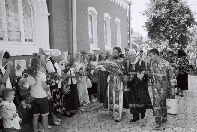 4a.Blessing along the Side of the Church, Mjadovy spas, Davyd-Haradok 2017, 2017196- (F1100007