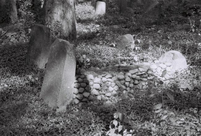 4a.Traditional-Muslim-Grave-with-Stone-Facing-Tatar-Cemetery-Uzda-2018-2018177_08A