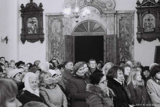 4b.Listening to Father Jan's Concluding Remarks, Easter Morning Mass, Iuje 2016, 2016108- (F1000036
