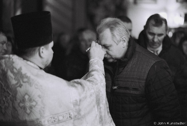 4b.Anointing-with-Holy-Oil-mirapamazannje-Vadokhryshcha-Azdamichy-2020-2020014_06