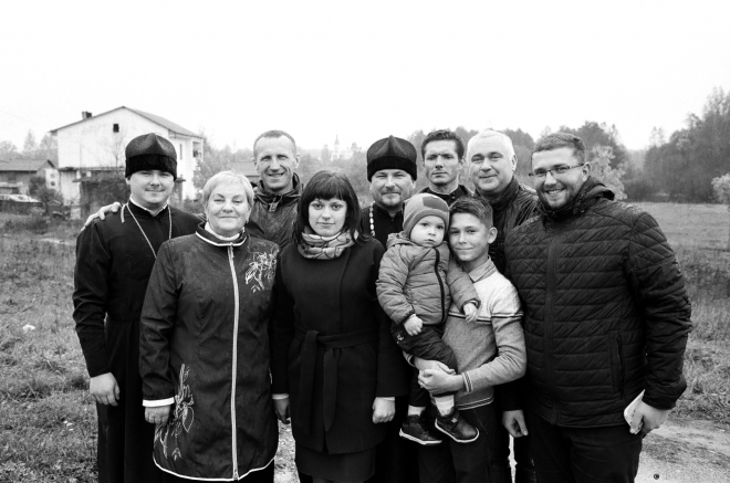 4b.Father Aljaksandr and Father Vital' with Family and Parishioners, Pachapava 2017, 2017250a- (000461970011
