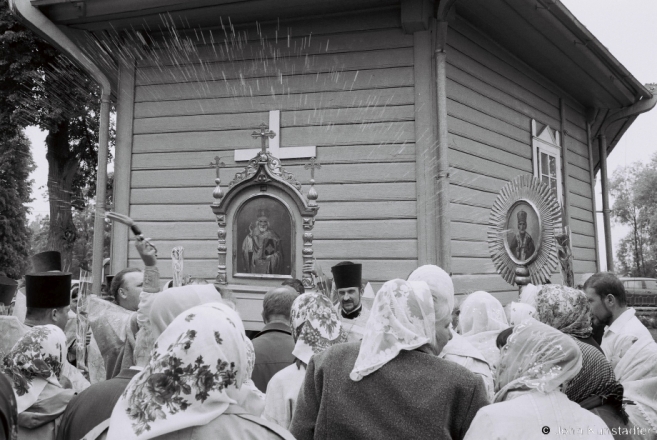 4b.Procession with Icon of St. Nicholas, Mikola, Rukhcha 2015, F1060034(2015152-
