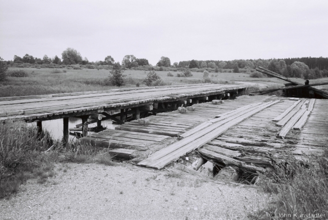 4c.Old-and-Newer-Wooden-Bridges-over-the-River-Usha-2017166-F1160037