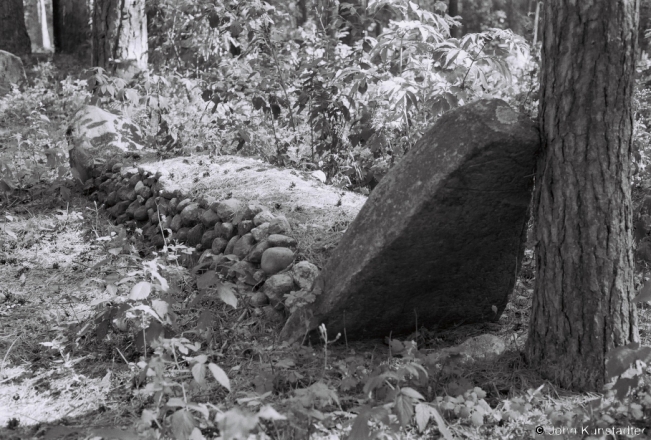 4c.Traditional-Muslim-Grave-with-Stone-Sides-Tatar-Cemetery-Uzda-20182018177_17A